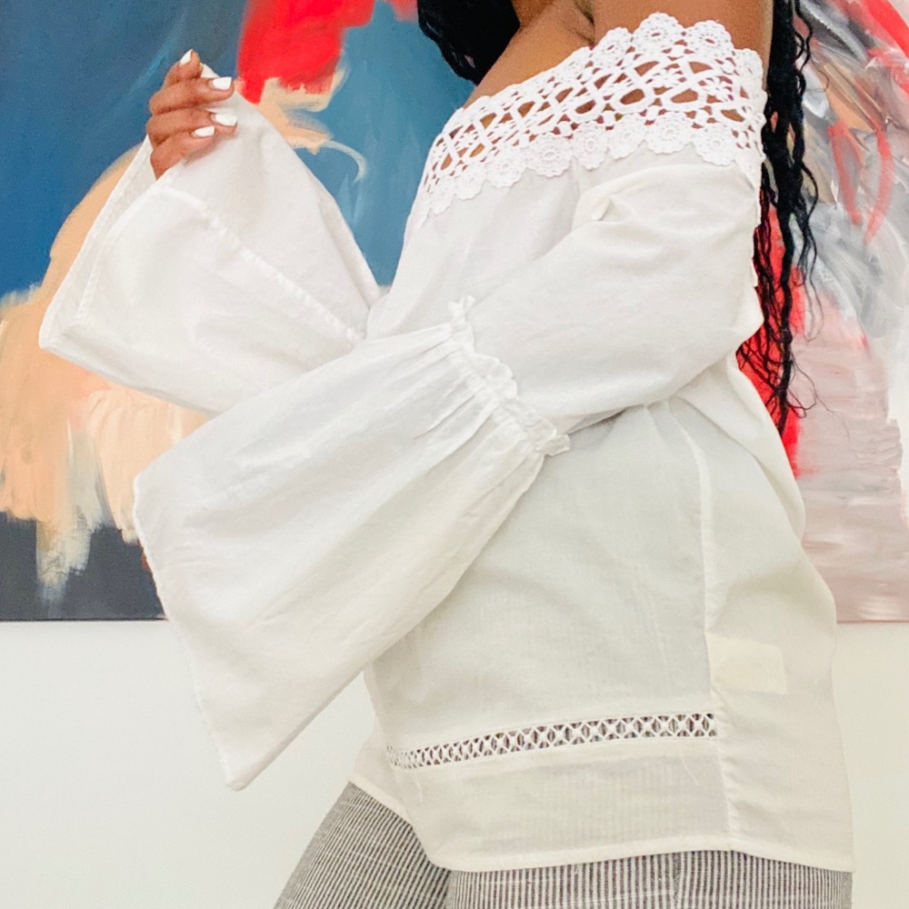White Bell sleeved Top 🔅